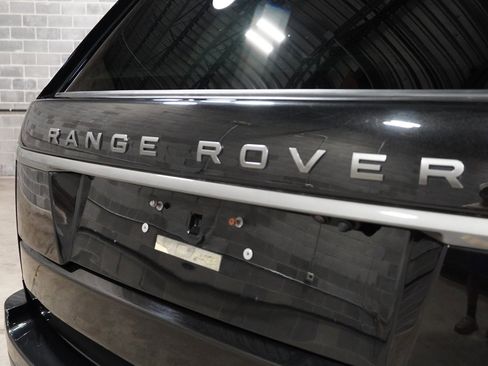 Used 2022 Land Rover Range Rover image 8