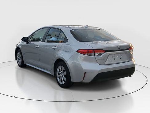 Certified 2025 Toyota Corolla LE image 5