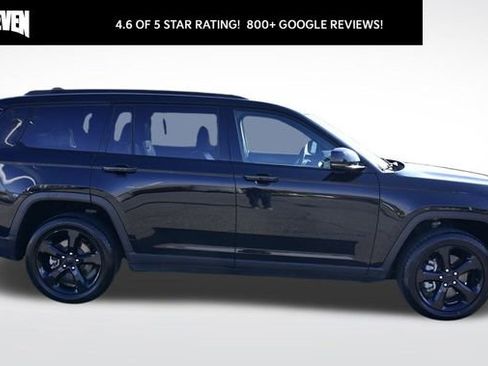 Used 2023 Jeep Grand Cherokee L Laredo image 5