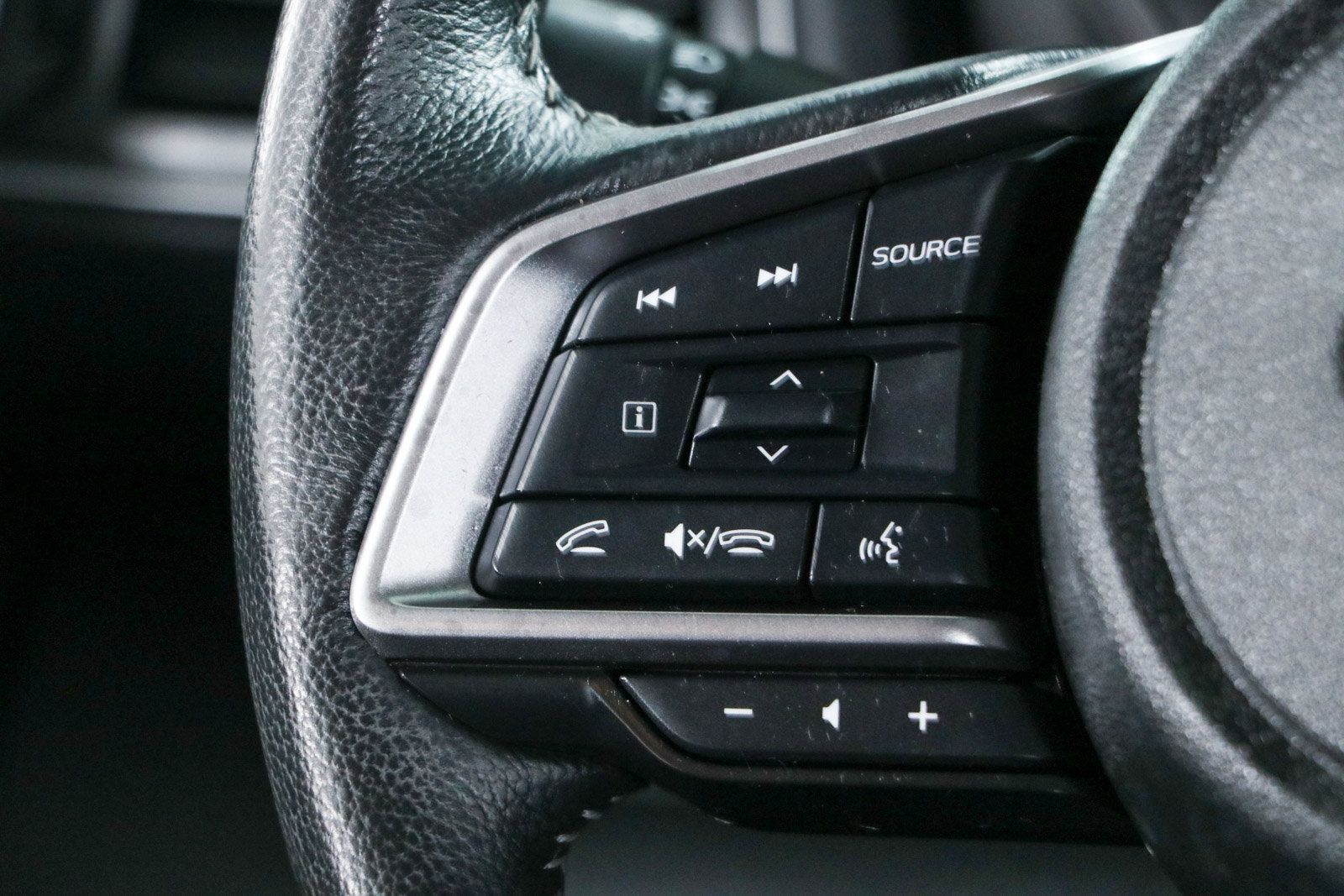 Used 2023 Subaru Ascent Limited AWD/4WD image 13