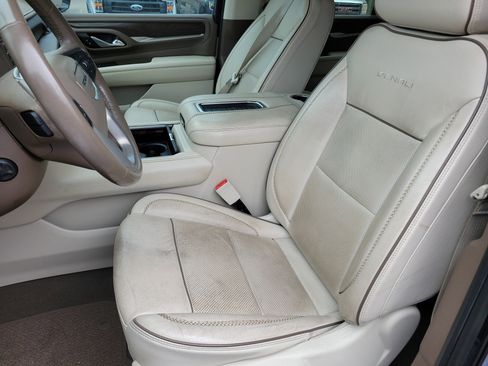 Used 2021 GMC Yukon XL Denali image 4