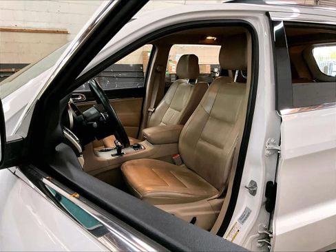 Used 2015 Jeep Grand Cherokee Limited AWD/4WD image 23