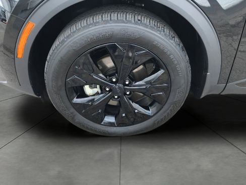 Used 2025 Kia Sportage X-Line AWD/4WD image 3