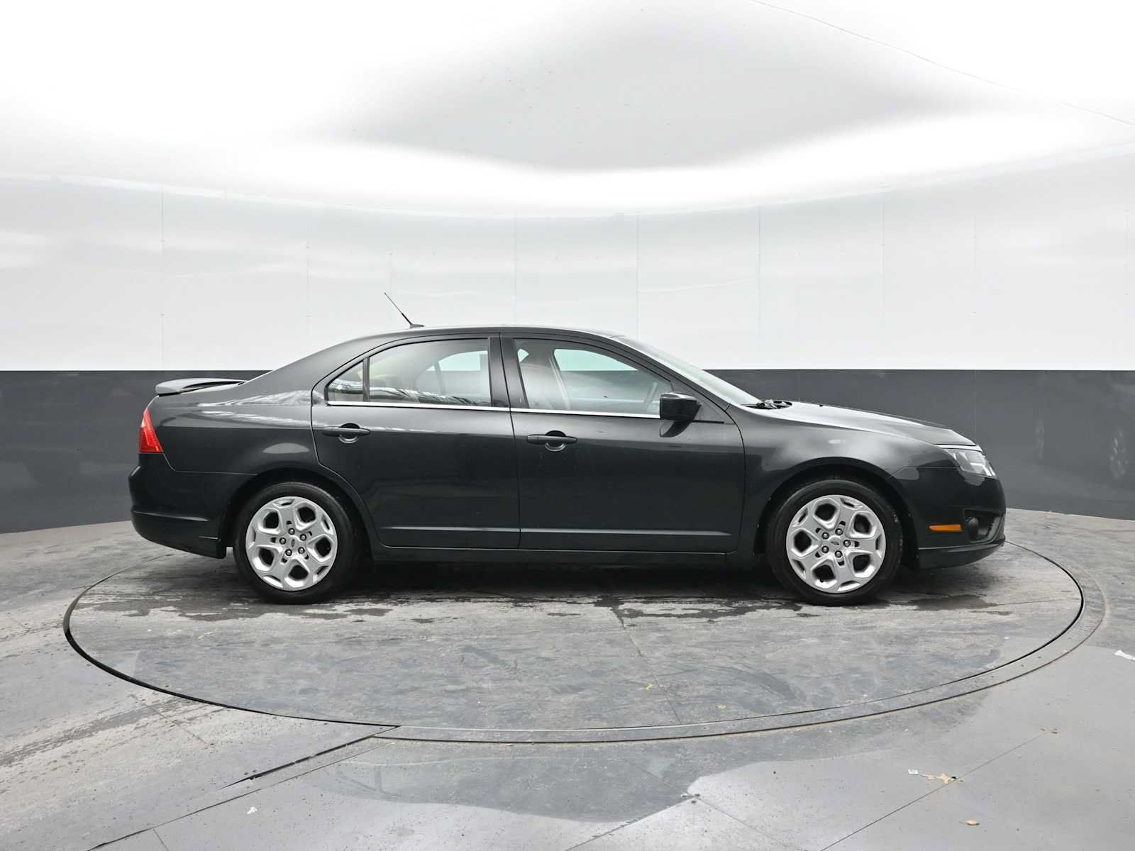 Used 2010 Ford Fusion SE FWD image 9
