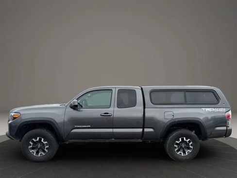 Used 2021 Toyota Tacoma TRD Off-Road w/ TRD Premium Off Road Package image 2