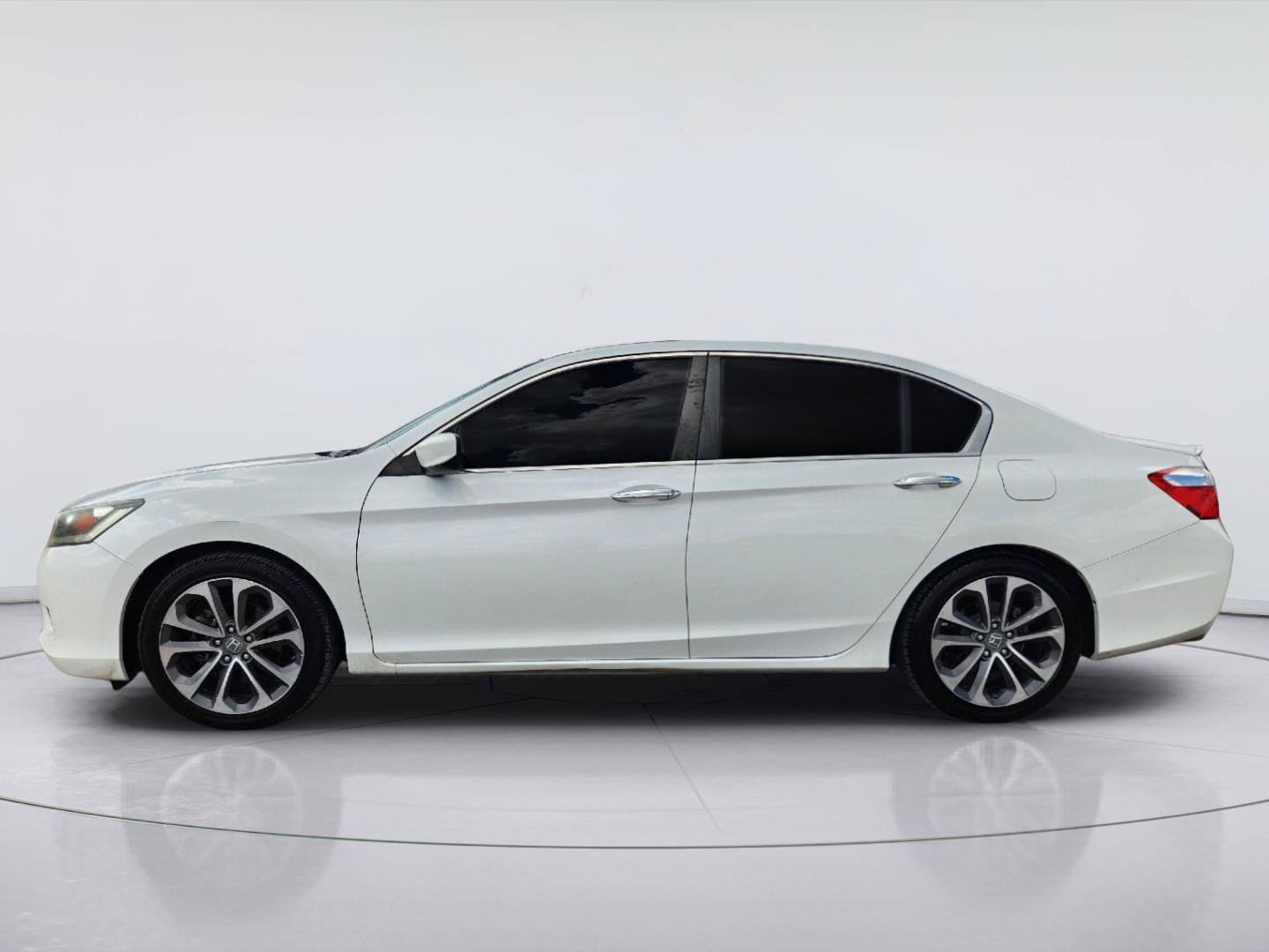 Used 2015 Honda Accord Sport image 4