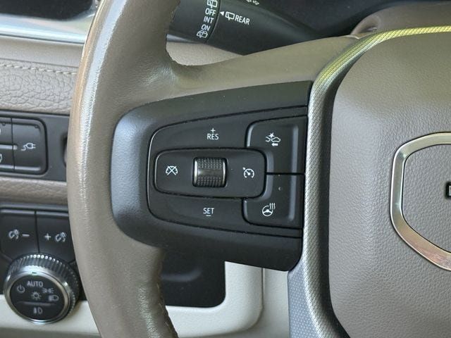 Used 2022 GMC Yukon XL Denali AWD/4WD image 13