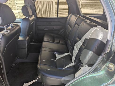 Used 2001 Nissan Pathfinder LE AWD/4WD image 25
