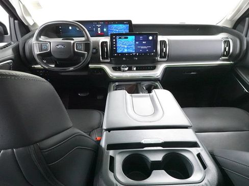 Certified 2025 Ford Expedition Platinum AWD/4WD image 16