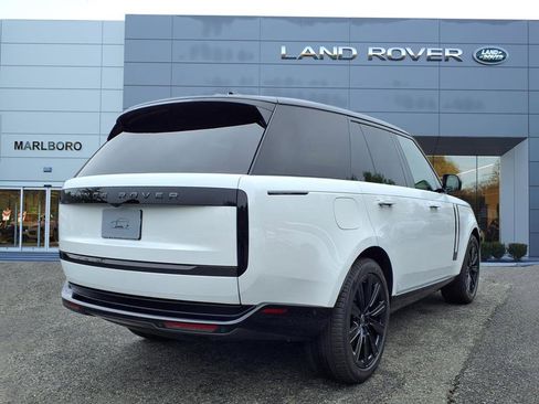 New 2025 Land Rover Range Rover SE image 2