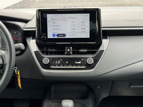 Used 2025 Toyota Corolla LE image 13