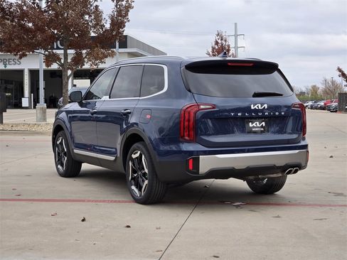 New 2025 Kia Telluride S image 3