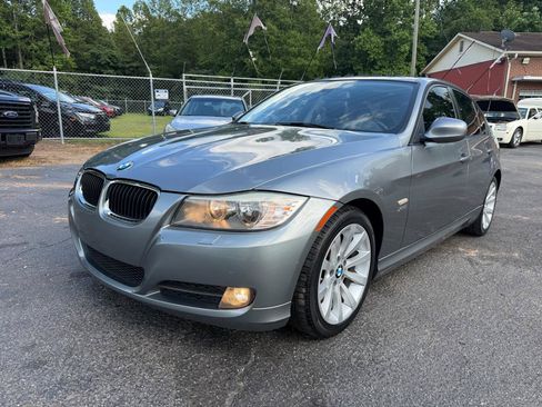 Used 2011 BMW 328i xDrive Sedan AWD/4WD image 3