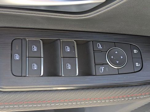 New 2026 Nissan Kicks SR image 12