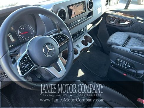 Used 2023 Mercedes-Benz Sprinter 3500 image 17