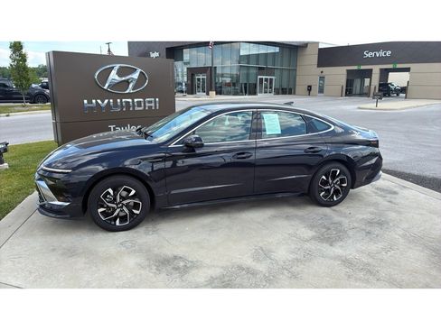 Used 2025 Hyundai Sonata SEL FWD image 2