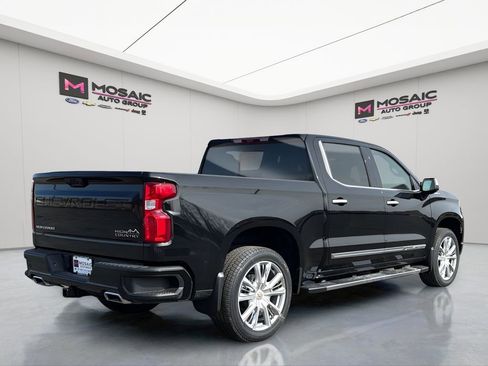 New 2026 Chevrolet Silverado 1500 High Country w/ High Country Premium Package AWD/4WD image 3