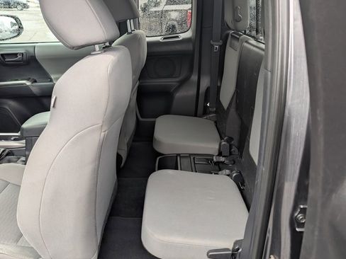 Used 2019 Toyota Tacoma SR5 w/ SR5 Appearance Package (SM) image 16