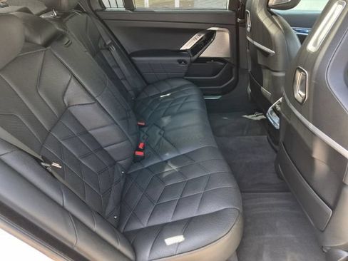 Used 2025 BMW 740i RWD image 19