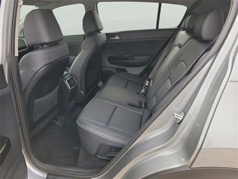 Used 2022 Kia Sportage EX w/ EX Technology Package image 7