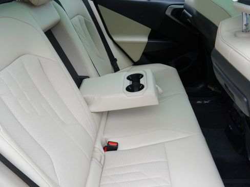 Used 2025 BMW X3 xDrive30i w/ Premium Package AWD/4WD image 36