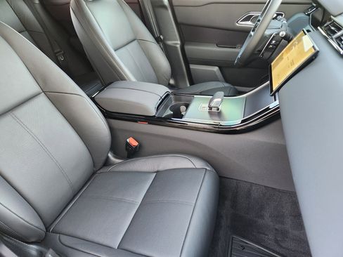 New 2026 Land Rover Range Rover Velar Dynamic SE image 13