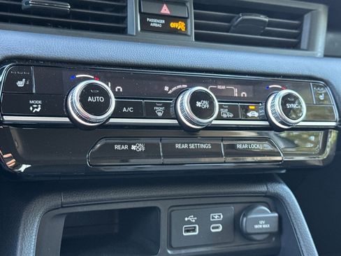 Used 2023 Honda Pilot EX-L image 18
