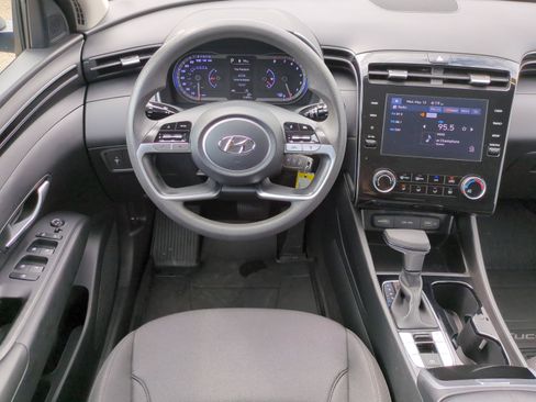 Certified 2024 Hyundai Tucson SE FWD image 12
