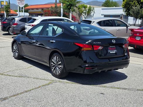 Used 2023 Nissan Altima 2.5 SV FWD image 6