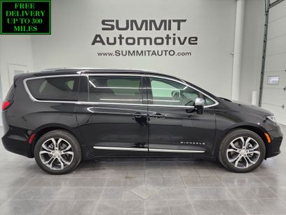 Used 2026 Chrysler Pacifica Pinnacle w/ Trailer Tow Group