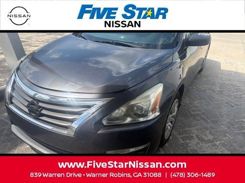 Used 2013 Nissan Altima 2.5 S FWD image 1