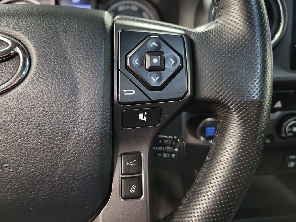 Used 2019 Toyota Tacoma TRD Off-Road AWD/4WD image 30