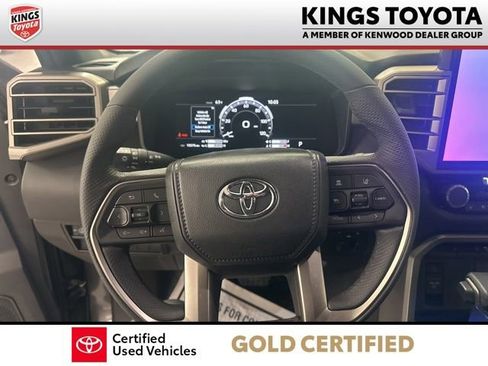 Used 2025 Toyota Tundra Limited AWD/4WD image 11