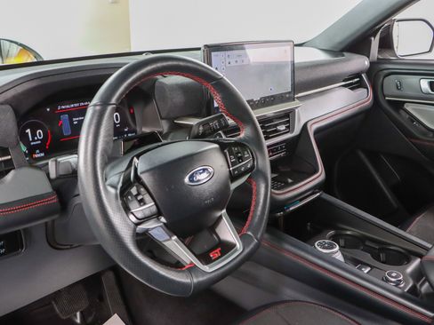 Used 2025 Ford Explorer ST AWD/4WD image 23