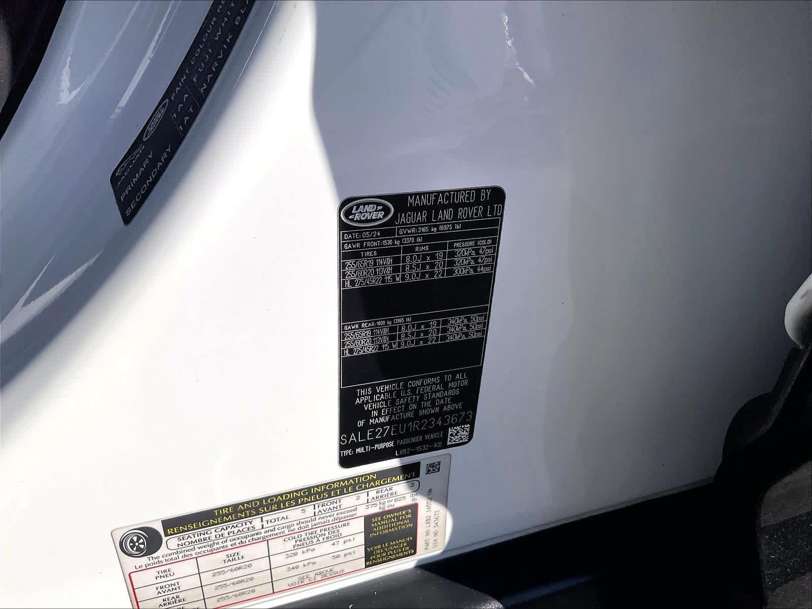 Used 2024 Land Rover Defender 110 X-Dynamic SE AWD/4WD image 32
