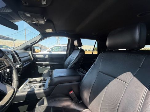 Used 2018 Ford Expedition Max XLT w/ Equipment Group 202A RWD image 7