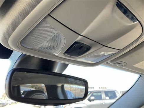 Used 2021 Jeep Cherokee Latitude Plus image 24