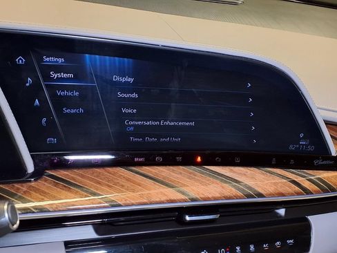 Certified 2023 Cadillac Escalade Sport Platinum w/ LPO, ONYX Package AWD/4WD image 4