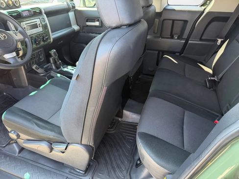 Used 2011 Toyota FJ Cruiser 4WD w/ Convenience Pkg image 24