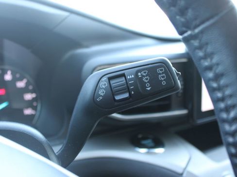 Used 2023 Ford Explorer XLT w/ Equipment Group 202A AWD/4WD image 38