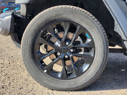 Used 2023 Jeep Wrangler Sahara w/ Cold Weather Group image 10