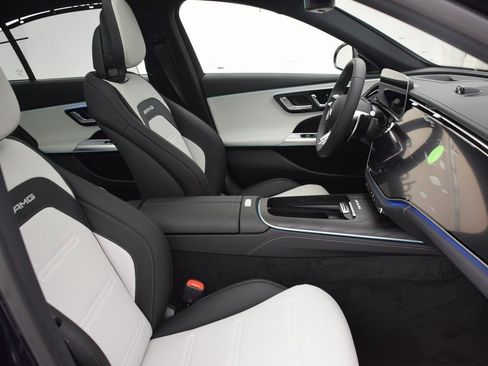 New 2026 Mercedes-Benz E 53 AMG e 4MATIC Sedan image 15