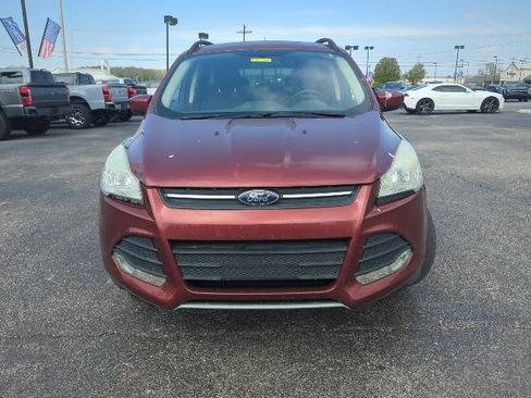 Used 2016 Ford Escape SE w/ Equipment Group 201A image 3