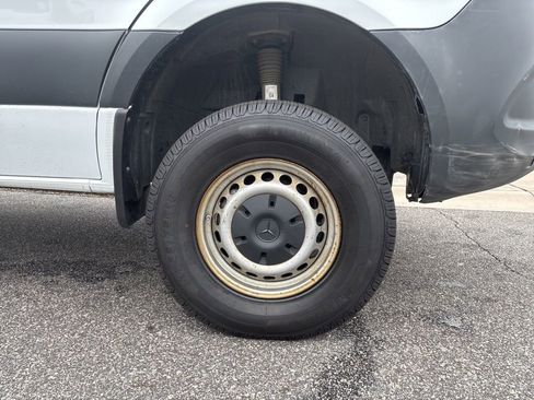 Used 2024 Mercedes-Benz Sprinter 2500 image 9