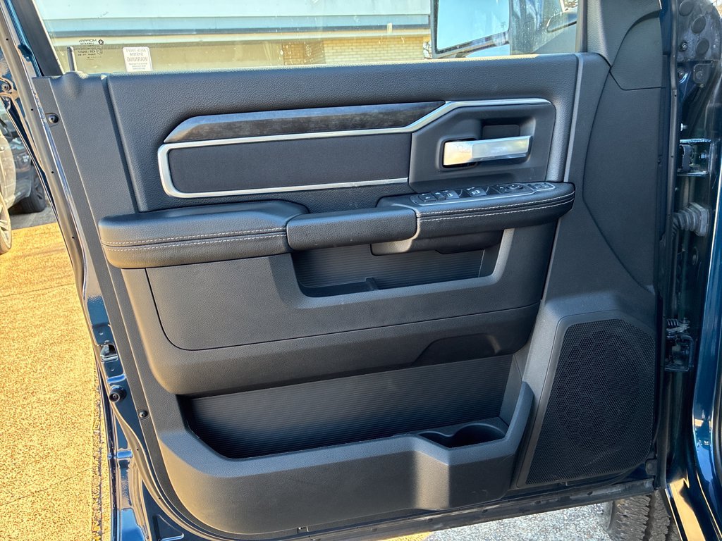 New 2024 RAM 2500 Big Horn w/ Night Edition AWD/4WD image 11