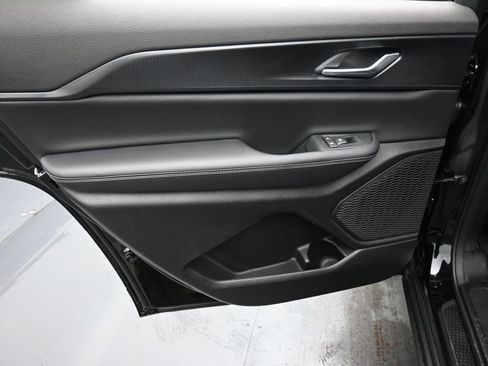 New 2026 Jeep Grand Cherokee L 4WD image 11