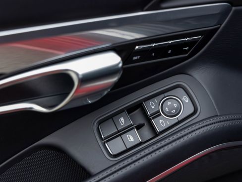 Certified 2025 Porsche 718 Cayman GT4 image 23