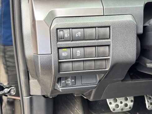 Used 2025 Toyota Tacoma TRD Sport AWD/4WD image 30