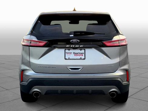 Used 2022 Ford Edge Titanium image 4