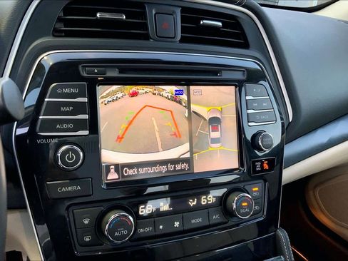 Used 2023 Nissan Maxima Platinum w/ Sport Mat Group FWD image 27